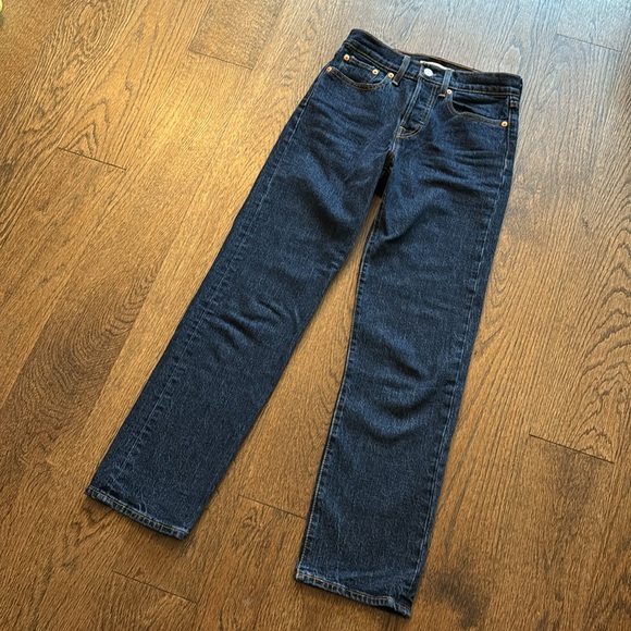 Levi’s Wedgie Straight Leg Dark Wash Jeans - Picture 2 of 9